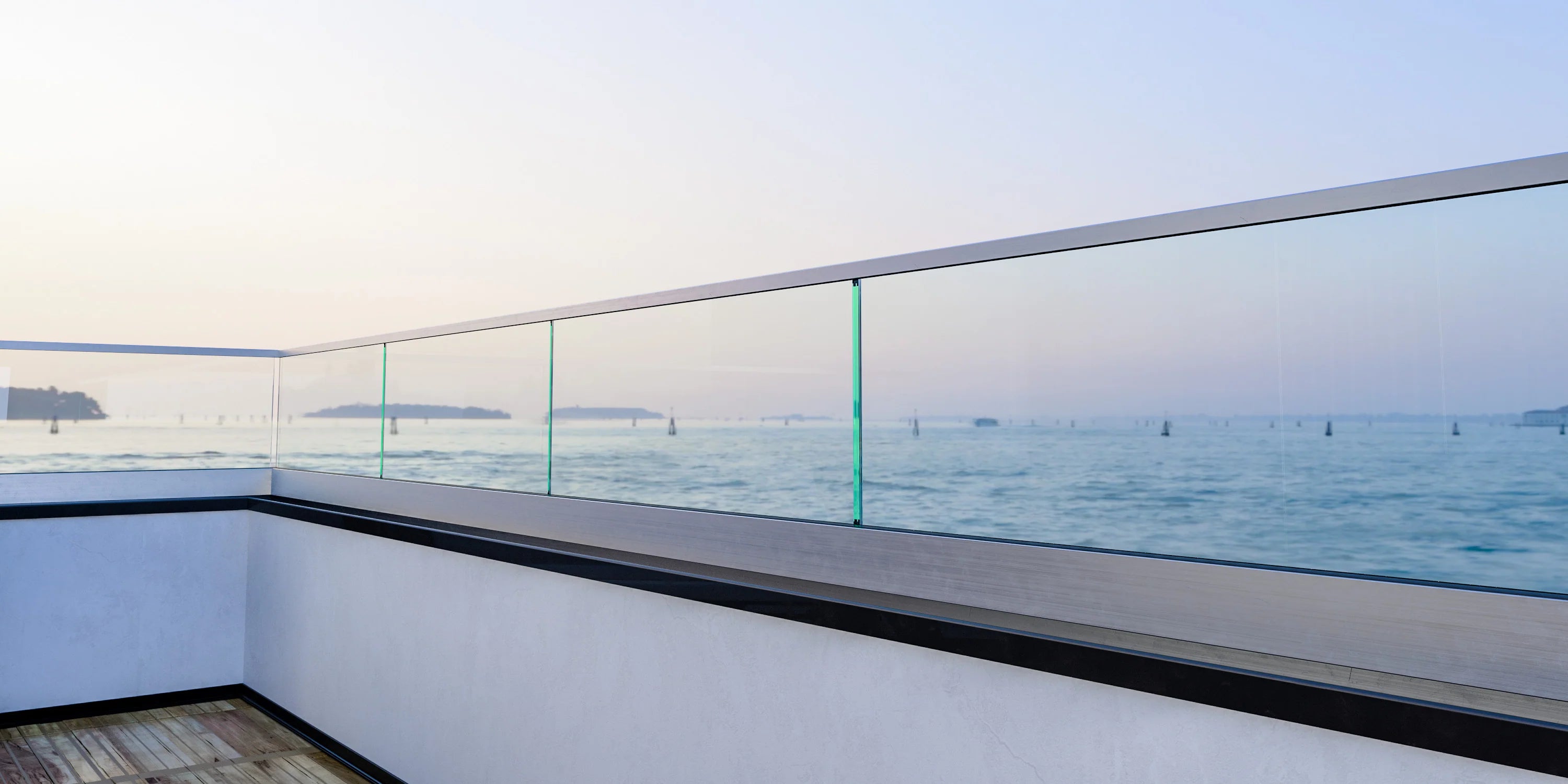 New Frameless Glass Parapet Wall System – WPS Handrails