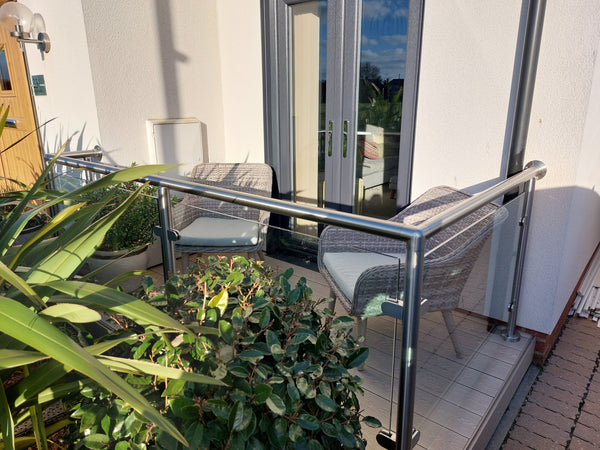 Glass balustrades vs. wire balustrades: which should you choose?
